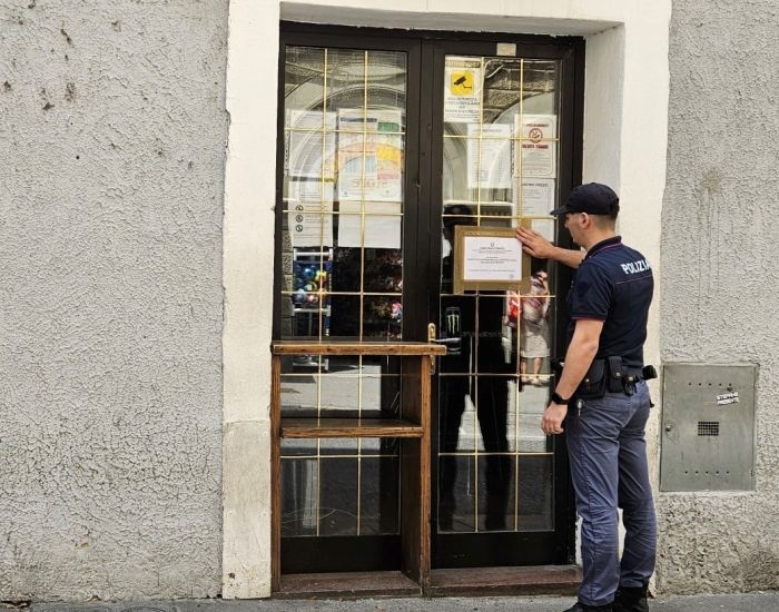 Via Settefontane, mano pesante del Questore: chiuso 30 giorni un bar per imbriaghele moleste
