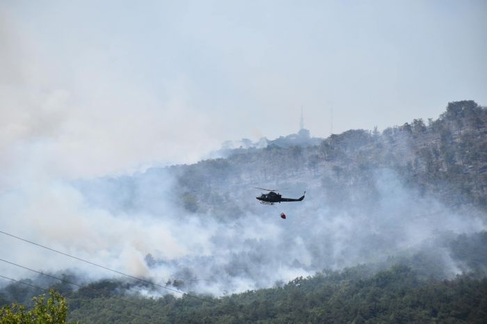 Continua la lotta dei vigili del fuoco sloveni  sul monte Trstelj contro l'incendio scoppiato questa mattina