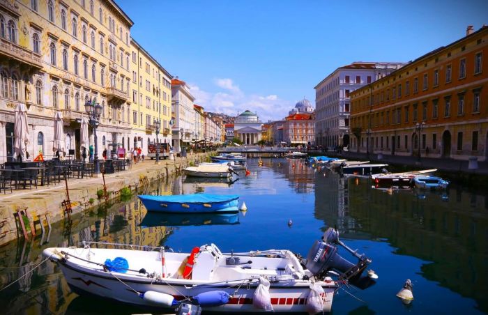 'Trieste città arcobaleno': il sogno di marciapiedi colorati per una città che sorride