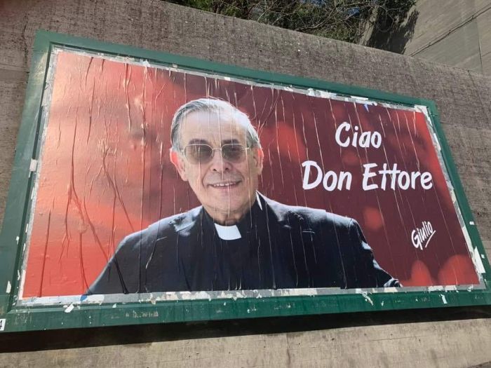 Trieste saluta Don Ettore Malnati, manifesti giganti a firma di Giulio (Camber)