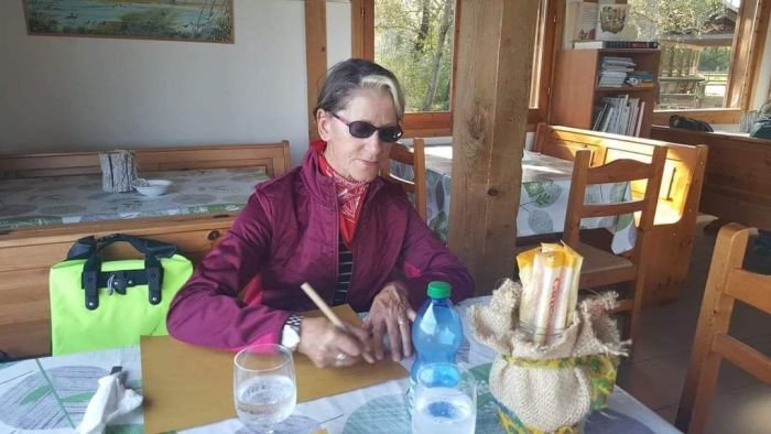 Seba e Lilly, amore eterno a colpi d'acqua! Il ricordo in un semplice bicchiere