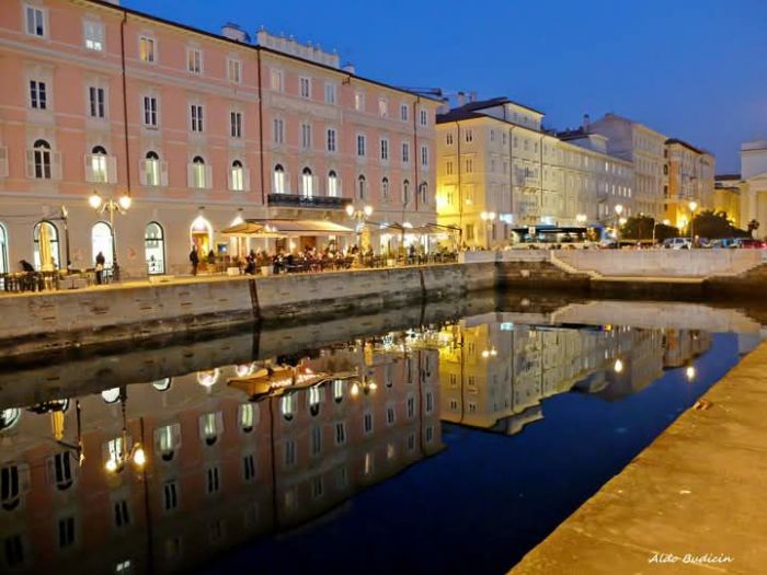 Trieste conquista il cuore di una turista romana: “Una città dal fascino indescrivibile”