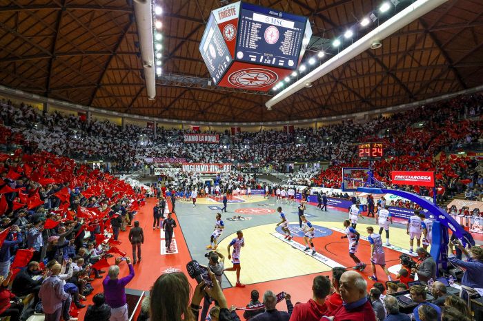 La Pallacanestro Trieste piange Nivia: storica tifosa colpita da malore domenica scorsa