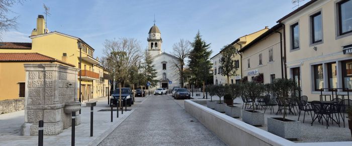 Duino Aurisina anticipa il 25 aprile: corone, cori e memoria in tutte le frazioni