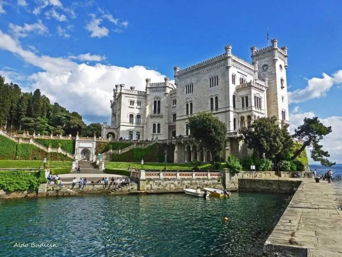 Miramare, illycaffè guiderà la rinascita culturale delle Serre e del Caffè Massimiliano