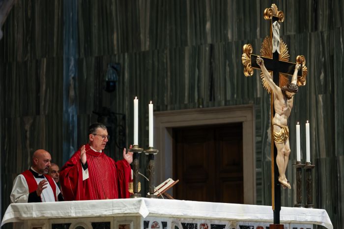 Morte Papa Francesco: gran folla alla messa di suffragio ieri sera a Trieste