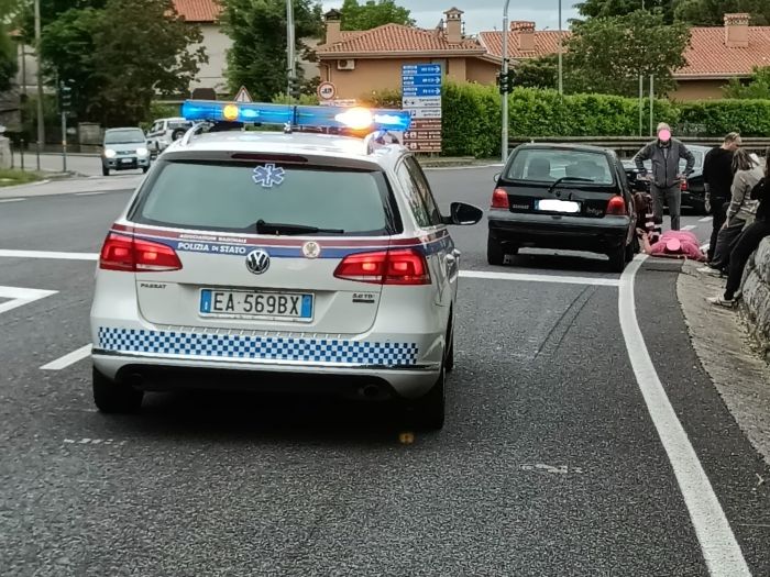 Da un incidente sulla strada all’aula scolastica: intervento tempestivo dei volontari Assopolizia