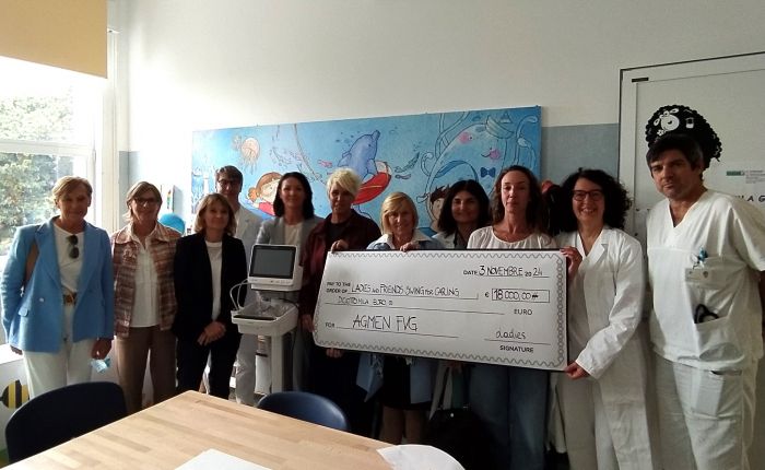 Le golfiste solidali donano 18mila euro per arredare le stanze dell’oncoematologia pediatrica del Burlo