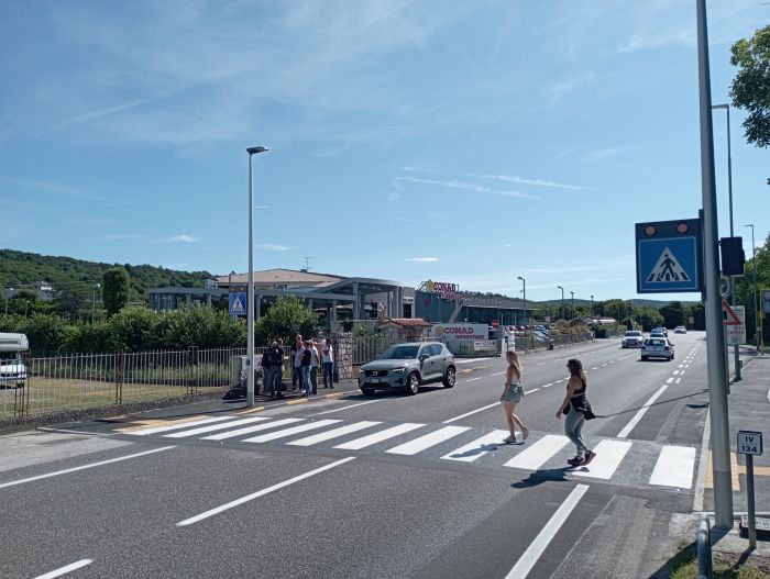  Duino Aurisina, nuovo passaggio pedonale sulla SS14: “Passo importante per la sicurezza della comunità” 