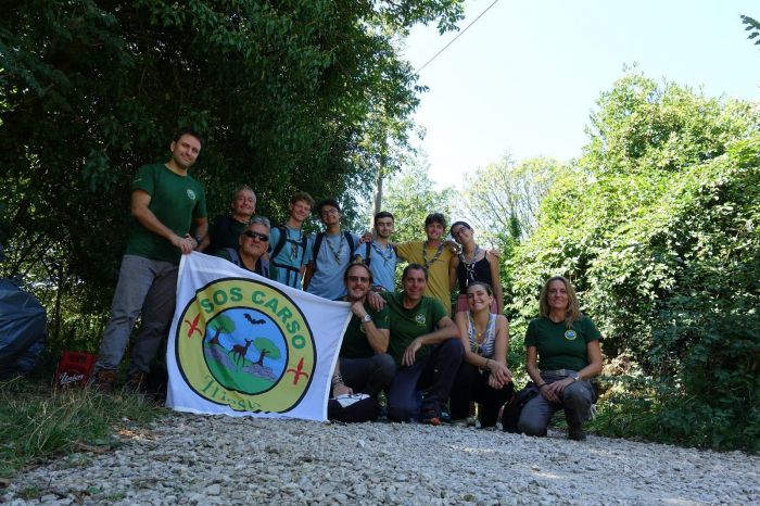 SOS Carso e scout francesi, un esercito per la natura: via quintali di immondizia dal cuore del Carso (FOTO)