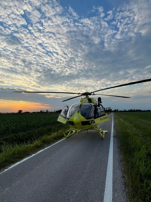 Incidente col trattore in Fvg, elitrasportato in gravi condizioni all'ospedale 