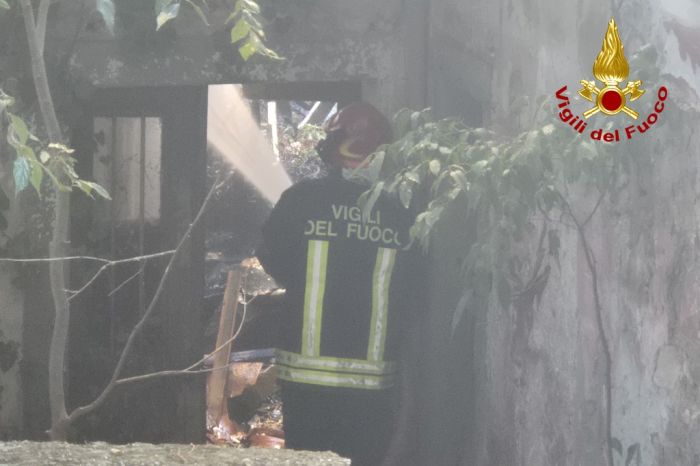 Due principi d’incendio nel pomeriggio: interventi in via Gatteri e via dell’Agro