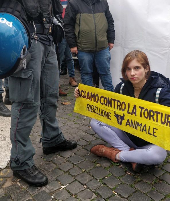 Triestina Laura Zorzini, attivista antispecista, a rischio sorveglianza speciale: accuse giudicate strumentali