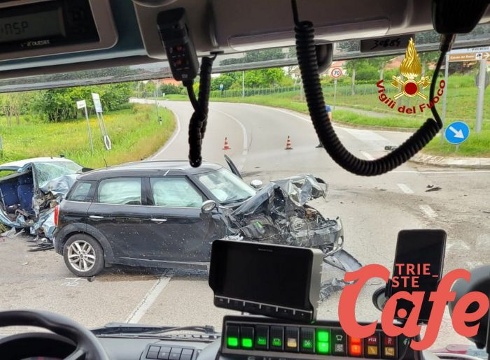 Tragedia all'alba in Veneto, scontro tra due auto. morto sul colpo un uomo 44enne