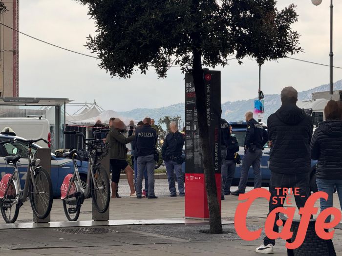 Tensione alle stelle in Riva del Mandracchio: intervento della polizia in centro città (VIDEO) 