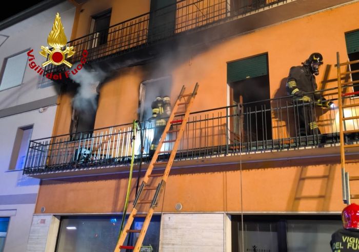 Tragedia in Veneto. incendio notturno in un condominio: muore un anziano