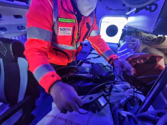 Fvg, 25enne alla guida dell'auto ha perso il controllo e il mezzo è finito contro il muro