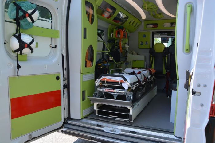 Fvg, infarto improvviso mentre lavora: i colleghi gli salvano la vita praticandogli manovre di rianimazione  
