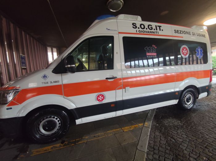 Scontro frontale sul cavalcavia, due morti in Friuli