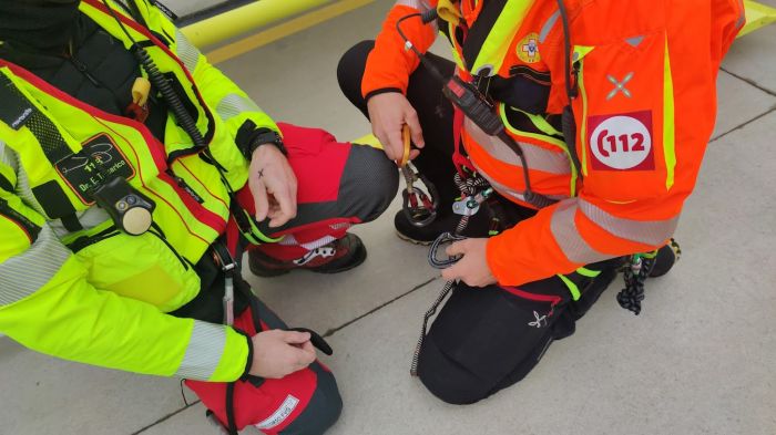 Fvg, operaio precipita per 4 metri mentre lavora in fabbrica: grave all'ospedale