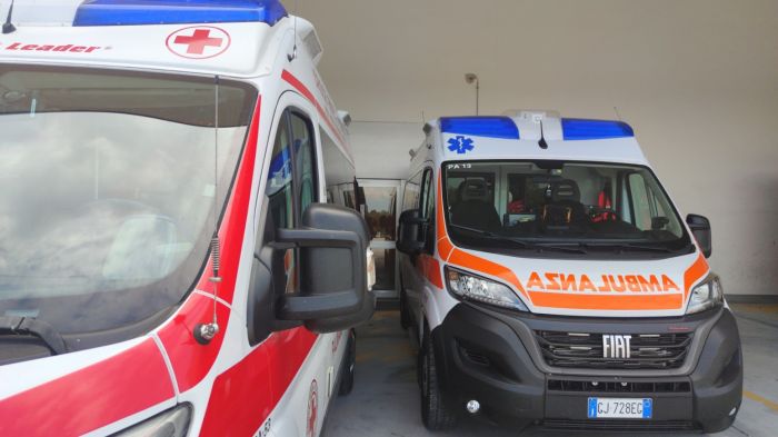 Via Marchesetti, perde il controllo della Vespa finendo sotto l bus: morto 56enne 