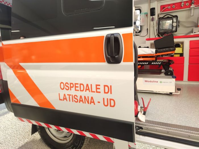 Fvg, scontro pomeridiano moto - vettura: centauro all'ospedale
