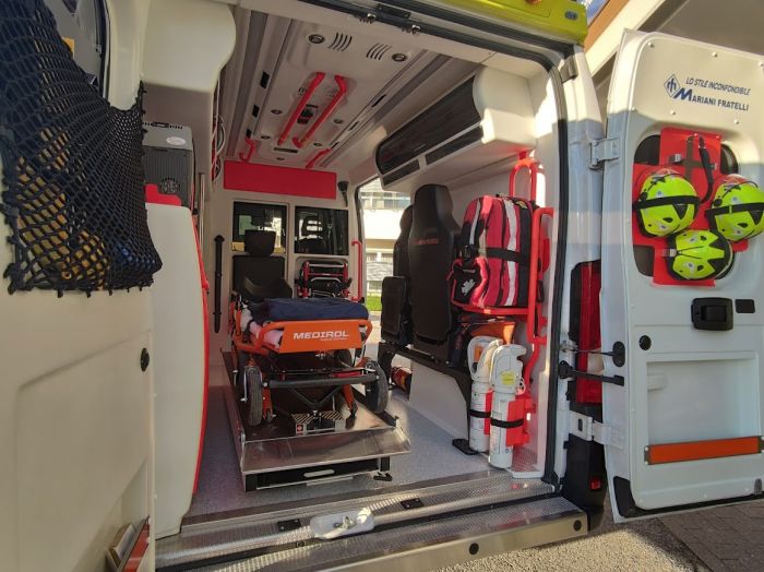 Gravissimo operaio colpito dalla sponda di un camion in zona industriale in via Caboto