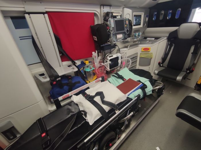 Trieste, malore improvviso: il personale del 118 salva la vita a una donna