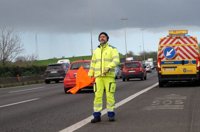 Anas, raccordo autostradale 13: limitazioni alla circolazione in direzione Venezia 