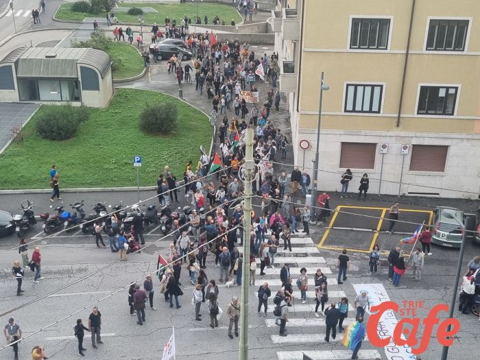 Coordinamento No Green Pass e Oltre, sabato a Trieste "Corteo per la pace e per una Trieste neutrale"