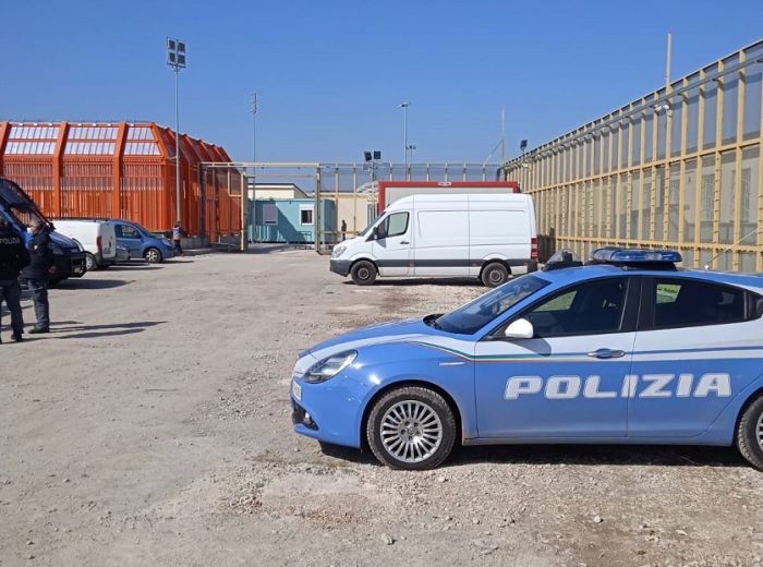 Furti e spaccio in Fvg, espulso dell'Italia Cittadino tunisino di 19 anni 