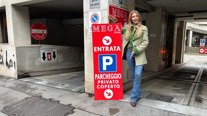 È carnevale da Megastore! tutto per i tuoi travestimenti col 30% di sconto su tutta la merce (VIDEO)