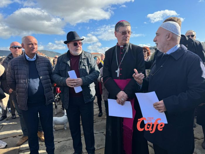 Unità e preghiera: Trieste si ferma per invocare la pace (FOTO-VIDEO)