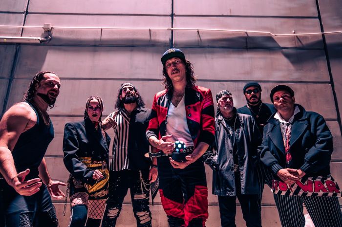 11 agosto arrivano a Trieste i Gogol Bordello, unica tappa italiana