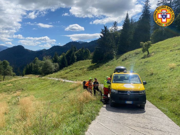 Ingeriscono bacche non edibili: soccorsi due minorenni e un adulto
