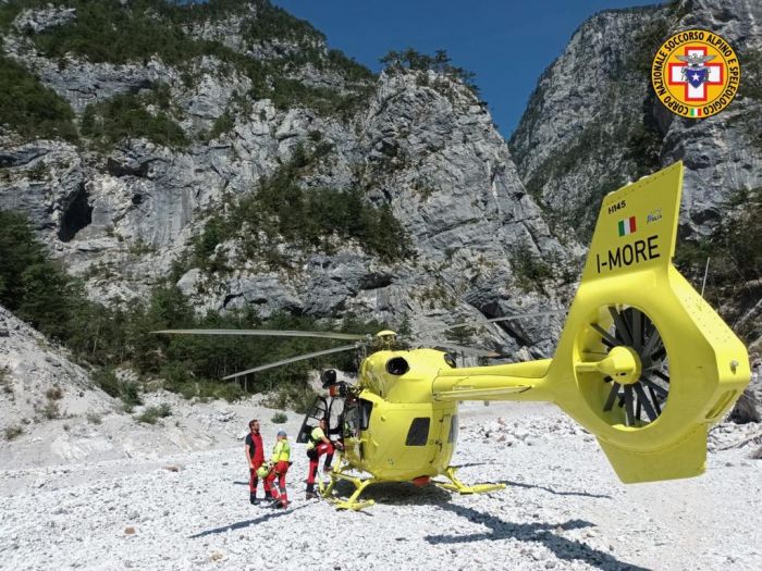 Mentre scalava nella falesia 'Rio degli uccelli' è 'volato' cadendo male: elitrasportato all'ospedale 
