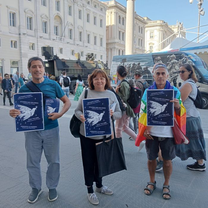 "No armi alla Barcolana", la contestazione dei Verdi con volantinaggi e piccoli flash mob