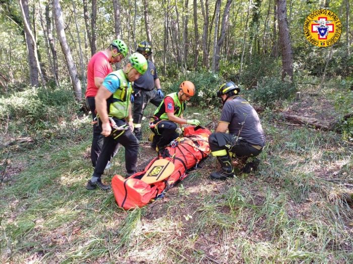 71enne triestino cade in gita battendo la gamba su un sasso e riportando la sospetta frattura del femore