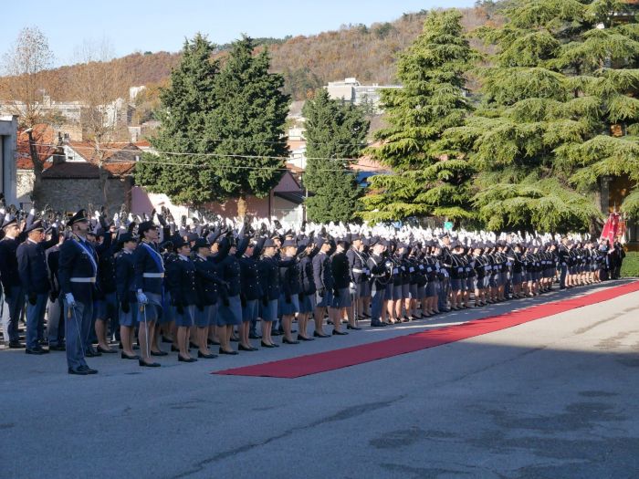Questa mattina a Trieste hanno giurato  371 Agenti in prova del 223° Corso e 79 Allievi Vice Ispettori Tecnici del 4° Corso