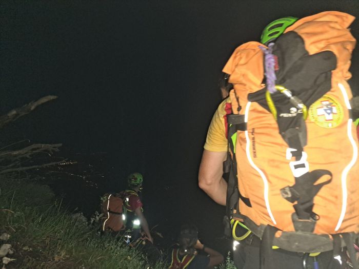 Fvg, coppia di giovani in montagna si perde improvvisamente: chiama l'elisoccorso per il recupero 