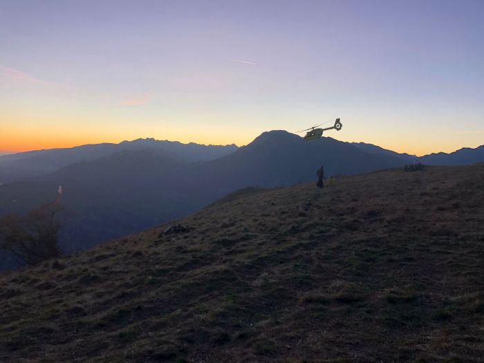 Parapendista straniero si scontra in volo e cade sul Monte Valinis