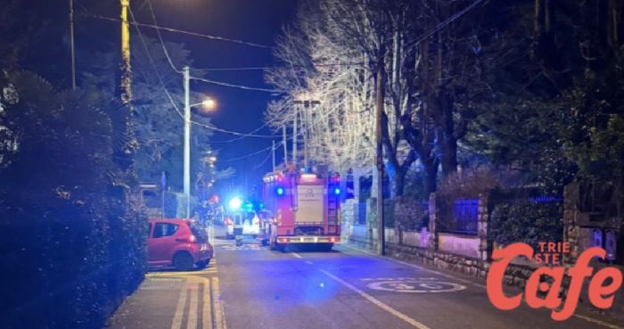 Capottamento in via Carsia, conducente a Cattinara 