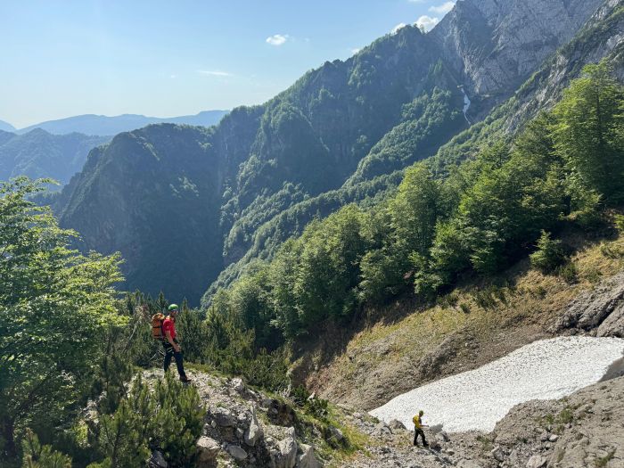 Escursionista disperso trovato senza vita a Barcis: tragico epilogo dopo due giorni di ricerche