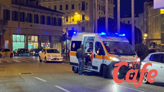 Rissa con spray al peperoncino in piazza Goldoni: quattro denunciati