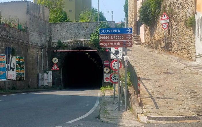 Muggia: chiusura della galleria del centro lunedì 5 agosto