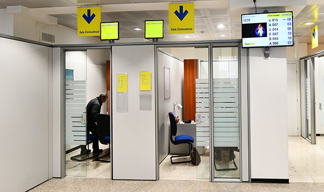 Nuove offerte di lavoro, Poste Italiane ricerca consulenti finanziari a Trieste