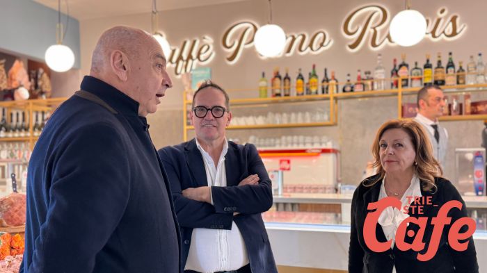 Il sindaco Dipiazza inaugura il Caffè Primo Rovis, “un ritorno attesissimo” (VIDEO)