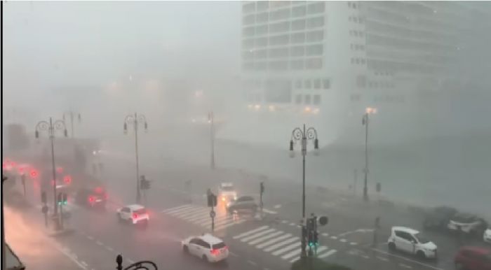 Maltempo a Trieste, raffica di disagi tra tombini saltati, semafori non funzionati e allagamenti diffusi 