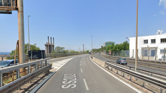 Cadavere bendato, delicata l'operazione di recupero del corpo