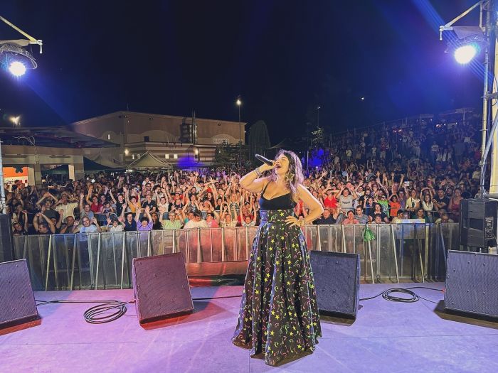 Cristina D'Avena con i Gem Boy mercoledì live GRATIS in piazza a Umago! Concerto completo gratuito!